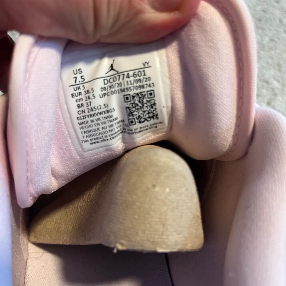 Nike Air Jordan 1 Low - Baby Pink - Women's 7.5 - Picture 5 of 5